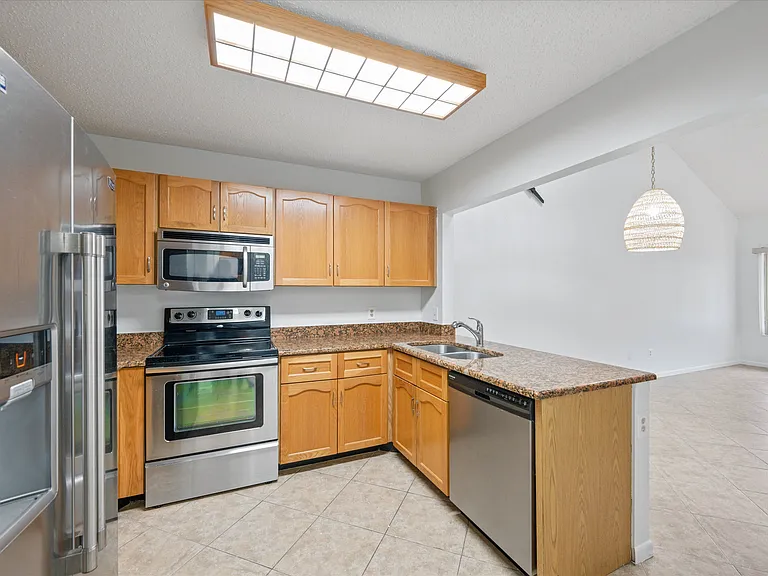 4163 Palm Bay Cir #C — Photo 8