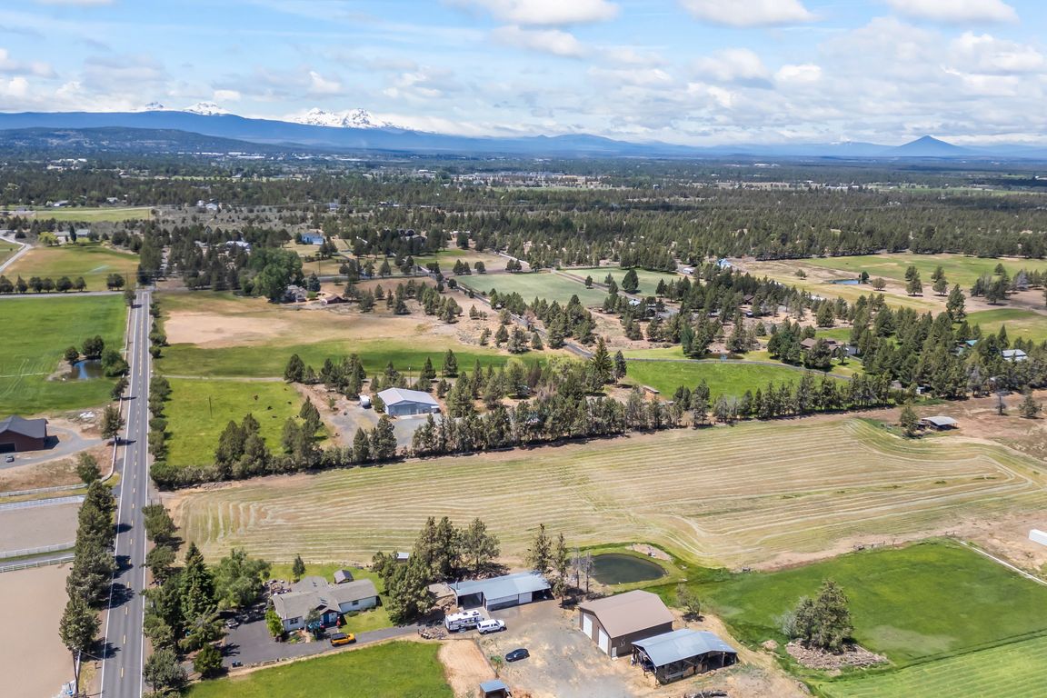 22120 Erickson Rd, Bend, OR 97701 MLS 220184895 Zillow