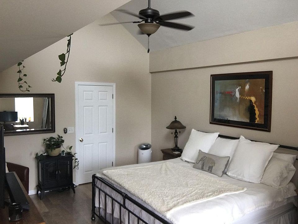1st Floor Bedroom