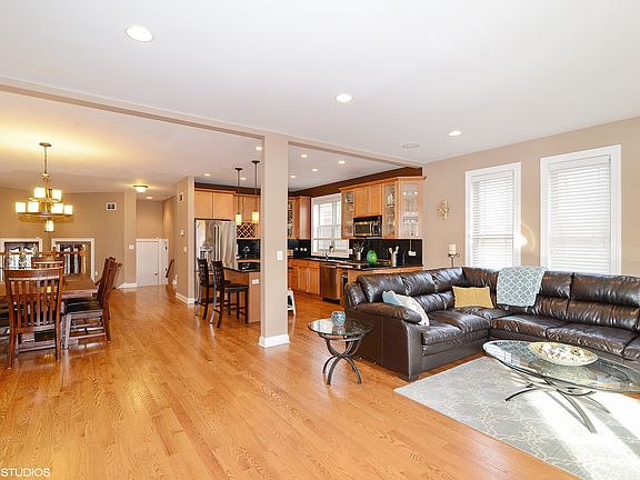 5th image of 2441 N 79th Ave