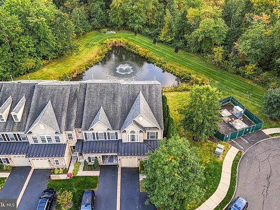2nd image of 371 Village Way