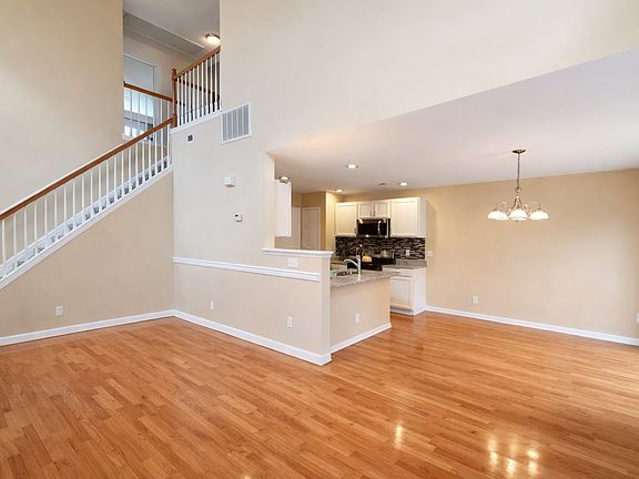 3rd image of 9821 Treymore Dr