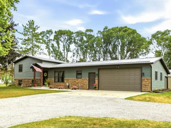 1565 E Deckerville Rd, Caro, MI 48723