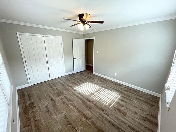 3rd image of 225 Cedar Dr