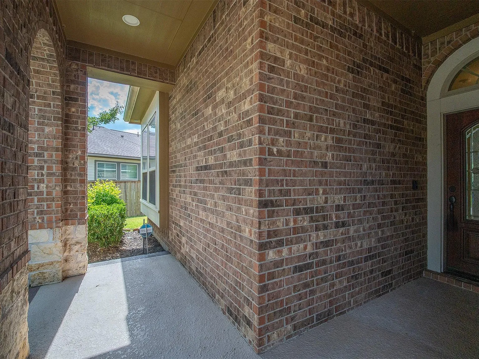4 bed, 3.0 bath, 3314 sqft, $3,300 — Photo 2