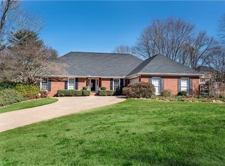 115 Glenclairn Ct, Roswell, GA 30076