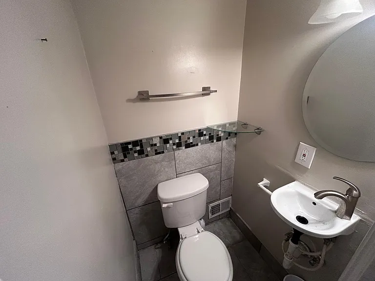 20825 Farnsleigh Rd — Photo 10