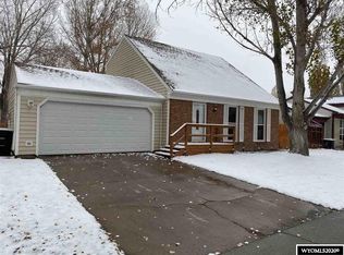 405 Pinnacle Dr, Riverton, WY 82501