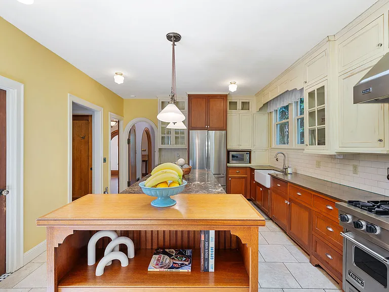 2052 Alameda Way — Photo 10