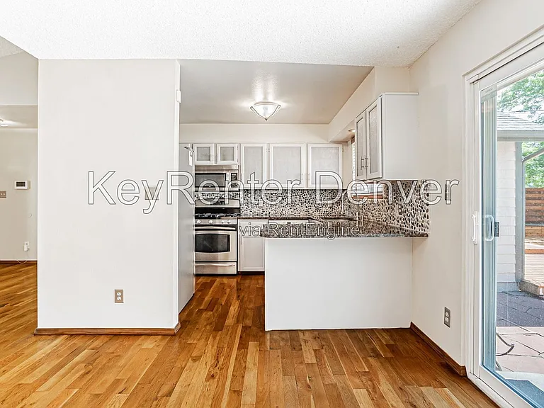 4423 S Elati St — Photo 4