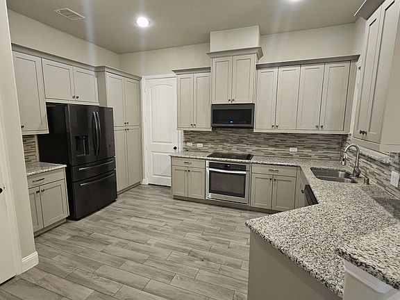 5th image of 856 Rohan Dr