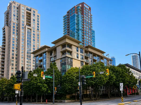 538 Smithe St #201, Vancouver, BC V6B 0A6