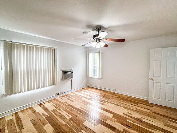 4th image of 14513 Weddington St #14515