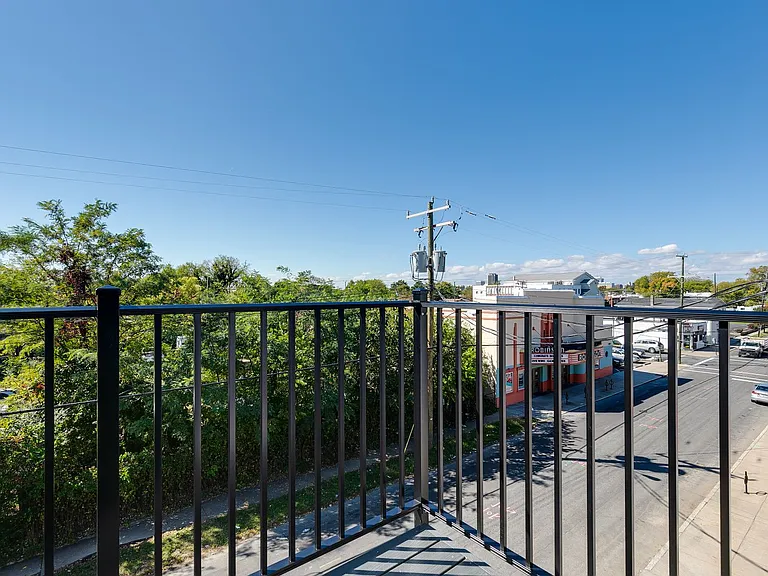 2910 Q St — Photo 6