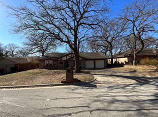 2229 Cambridge Dr, Hurst, TX 76054