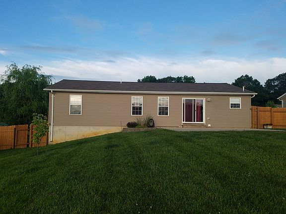 3rd image of 315 Parkway Dr