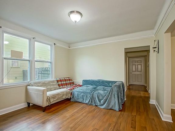 5th image of 4205-07 Vincennes Pl