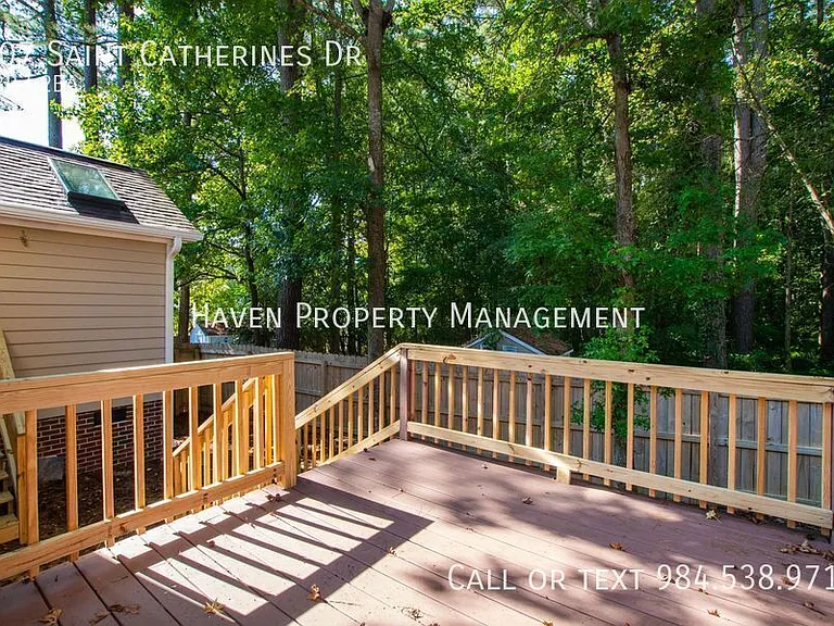 707 Saint Catherines Dr — Photo 32