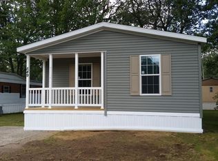 549 Courtland Ln, Muskegon, MI 49442