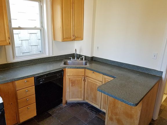 3rd image of 8 Romaine Ave #2