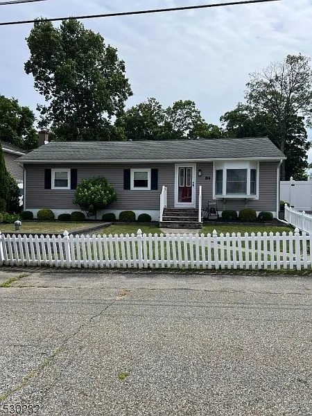 84 Larsen Rd photo 1