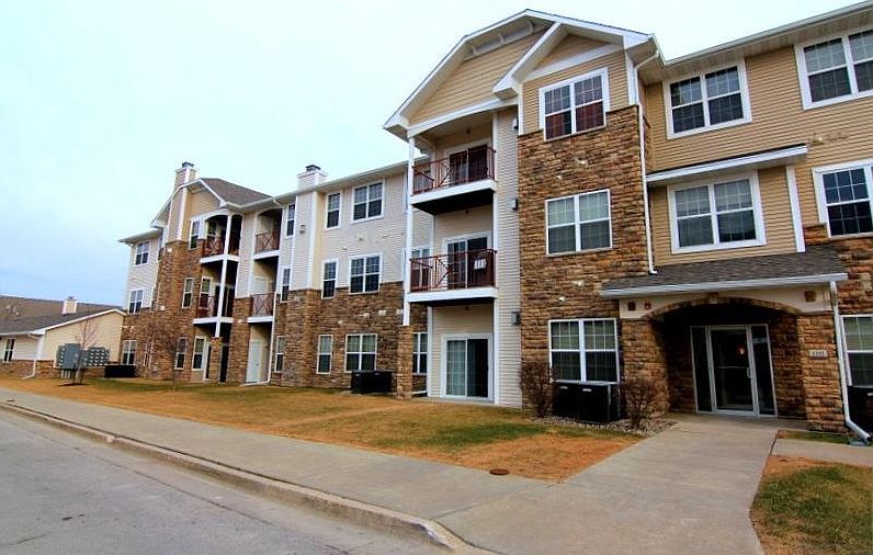 1st image of 1333 SE University Ave Unit 207