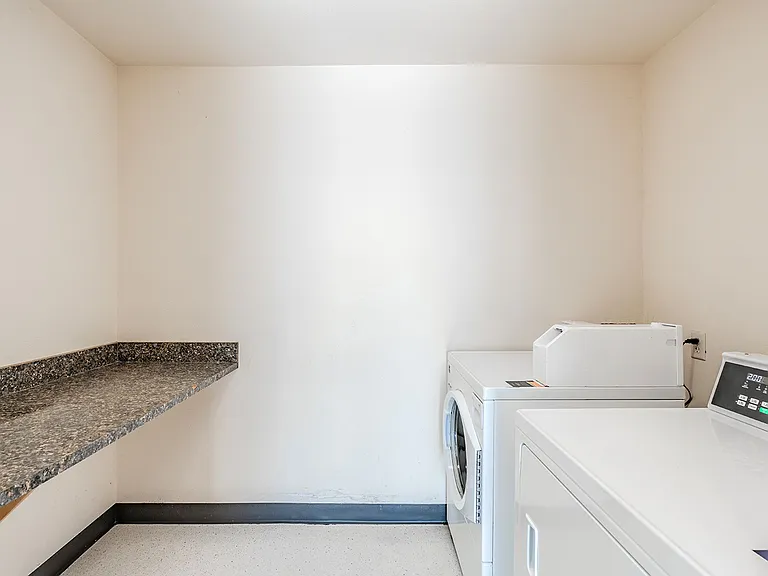 INCOME RESTRICTED Affordable Apartments in Hazelwood! — Photo 12