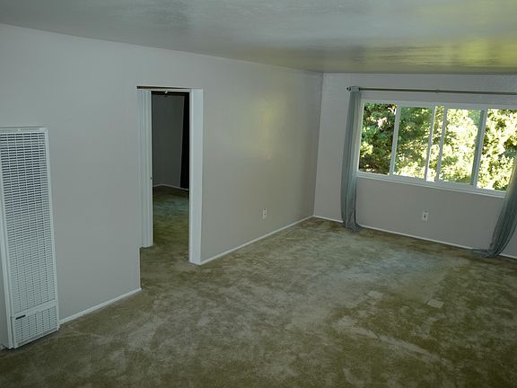 3rd image of 675 Grand Fir Ave APT 4