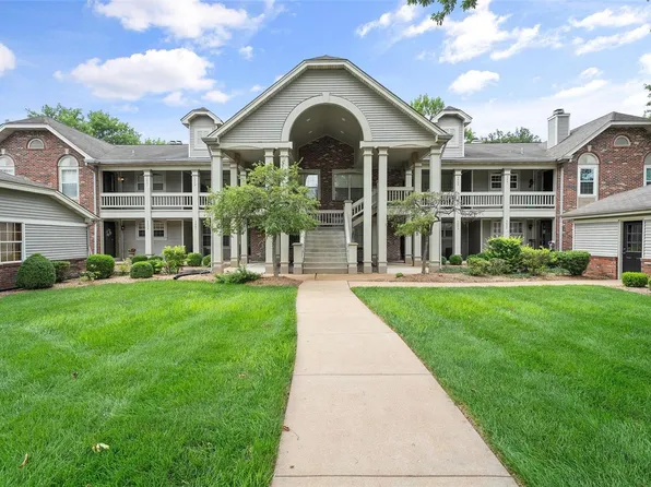 5447 Kenrick Parke Dr, Saint Louis, MO 63119