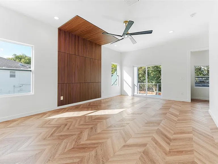 102 W Adalee St #4 — Photo 8