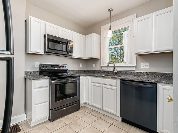 4th image of 158 Olentangy St