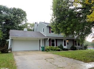 1326 Monticello Ln, Freeport, IL 61032