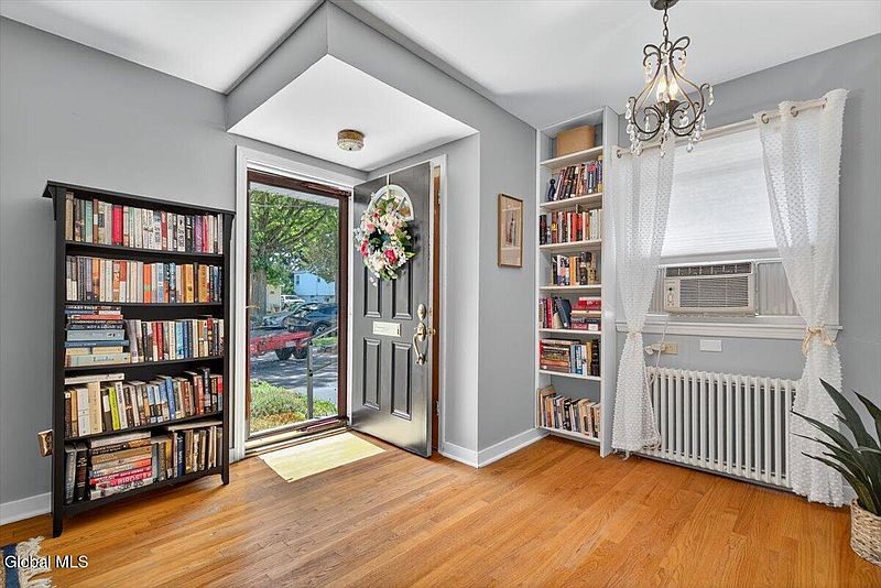 5th image of 60 Clermont Street