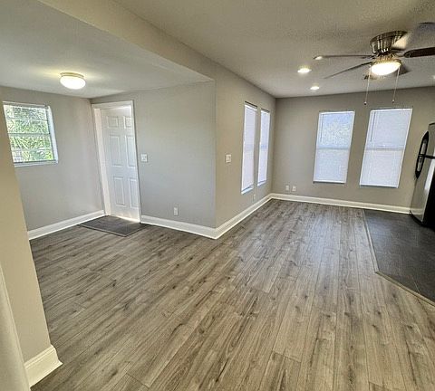 4th image of 726 Bradley St #Top