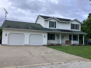 12488 Cyril James Rd, Benton, IL 62812