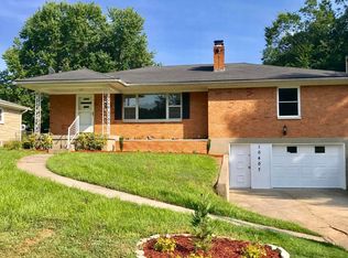 10407 Sunlight Ln, Louisville, KY