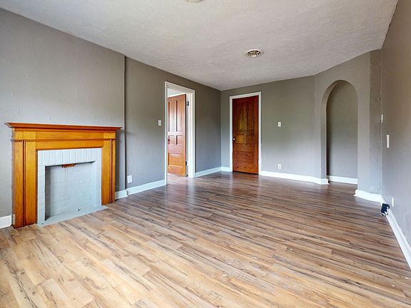 2nd image of 20-28 Helen Ave #24-3