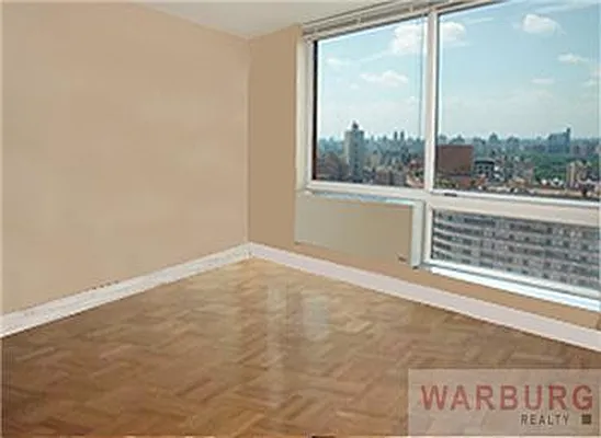 Rented by Warburg | media 49