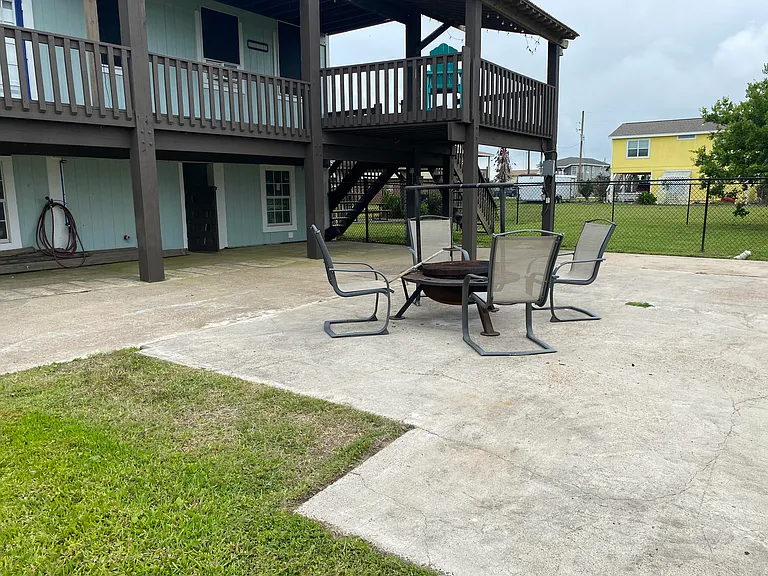 1035 East Rd — Photo 15