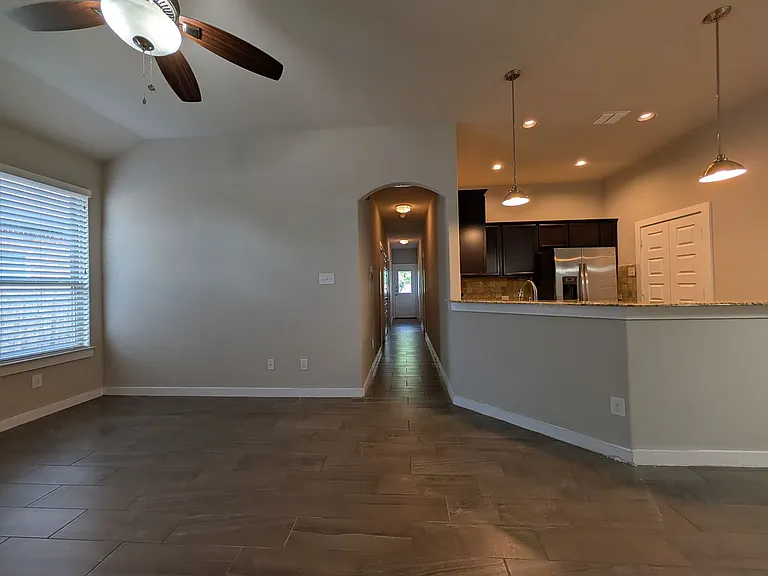 371 Creekside Curv — Photo 5