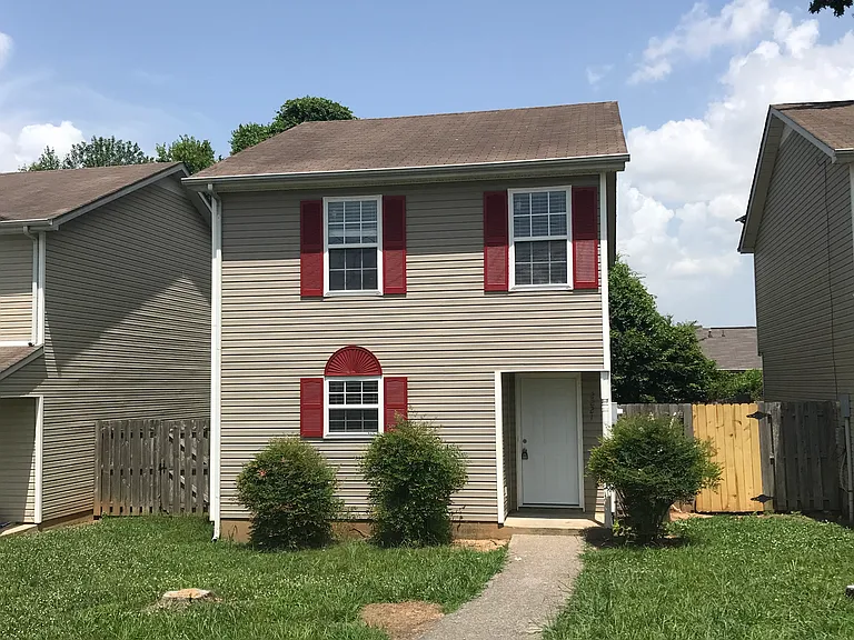 2221 S Rutherford Blvd — Photo 11