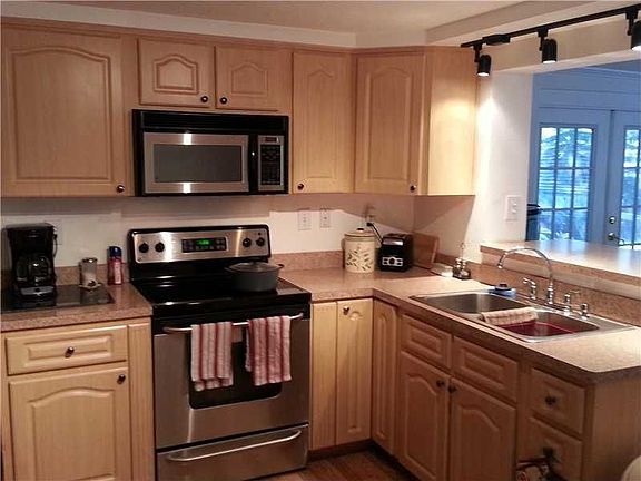 3rd image of 3508 Garfield Dr