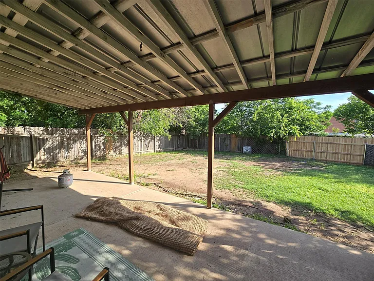 2303 Darnell Dr — Photo 14