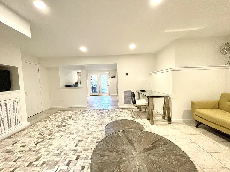Peconic Hills Dr — Photo 31