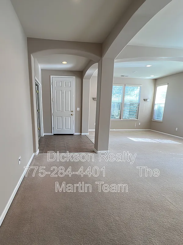 4 bed, 3.5 bath, 2632 sqft, $3,200 — Photo 2