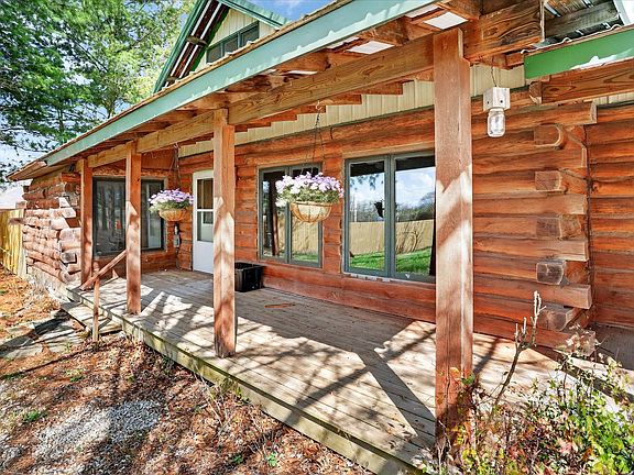 4th image of 1520 Emerald Road