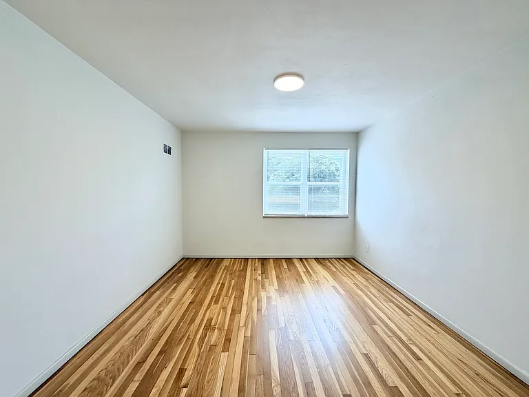 7180 Jamieson Ave #2W — Photo 8