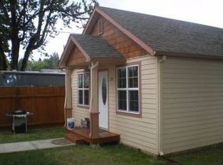 194 NW 4th Ave, Estacada, OR 97023