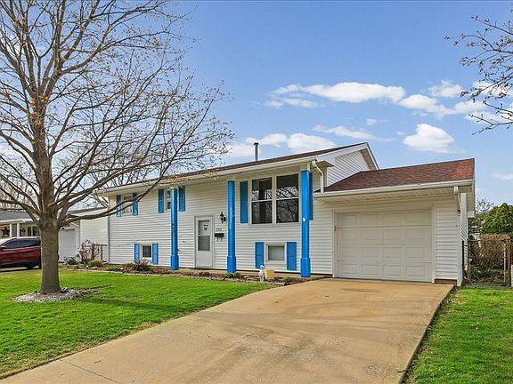3rd image of 1513 Gates Dr
