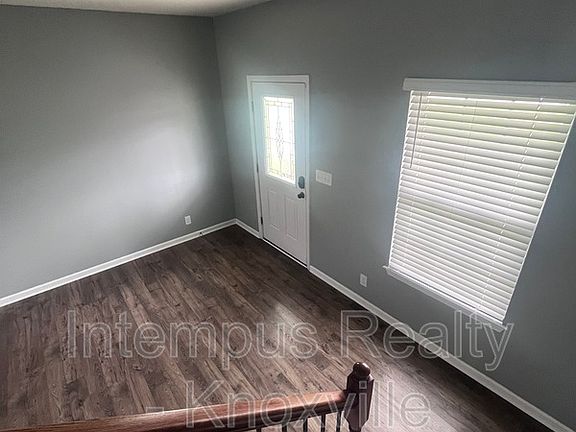 4th image of 5469 Calvert Ln